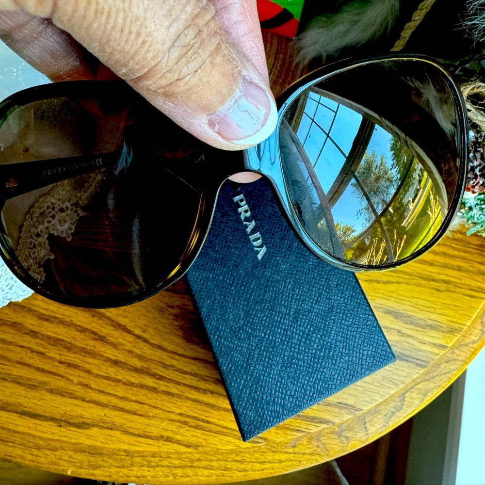 Pre Owned Authentic Prada Sunglasses